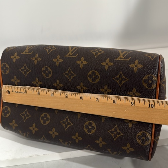 Louis Vuitton Monogram speedy -30 Handbag with Tan Handles - Picture 11 of 13